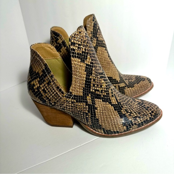 Coconuts by Matisse Shoes Coconuts By Matisse Snakeskin Trader